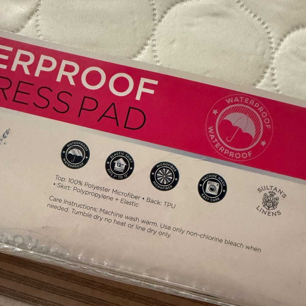 Queen Size Waterproof Mattress Pad - Picture 4 of 4
